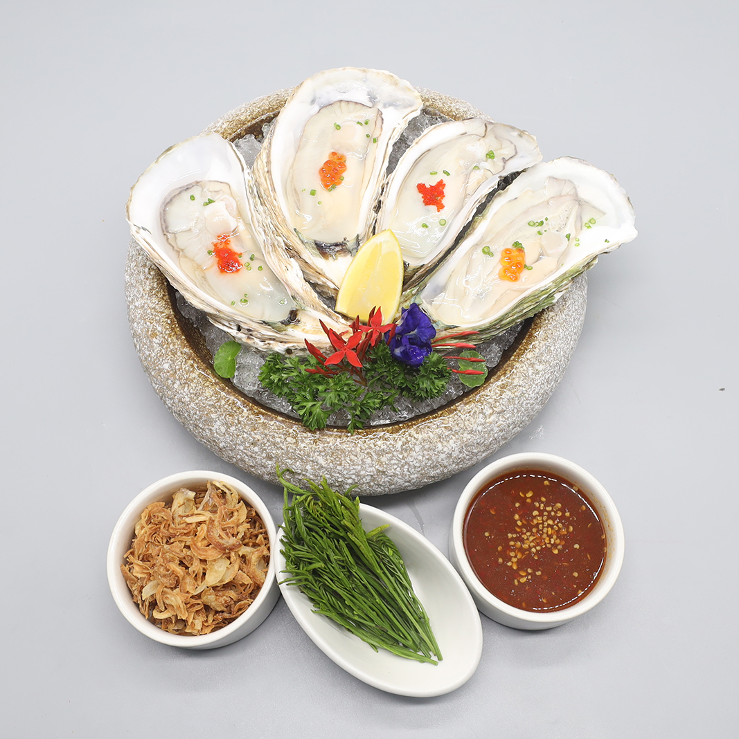 Fresh Oyster with Chili dip
